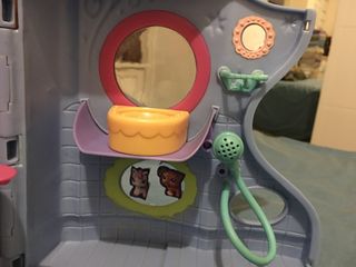 REYES- JUGUETE Little PET PLAYHOUSE.