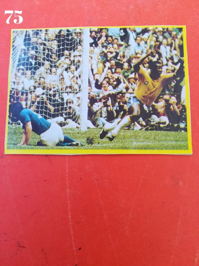 cromo sin pegar Pele O rei