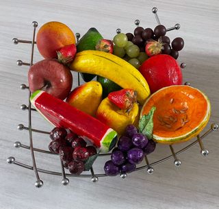 Centro tavola con frutta finta