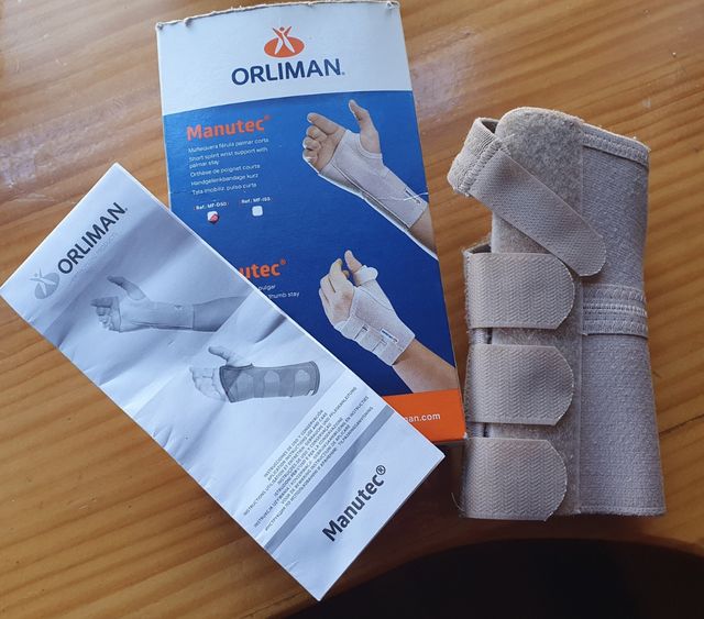 Pulseira direita, tala palmar curta