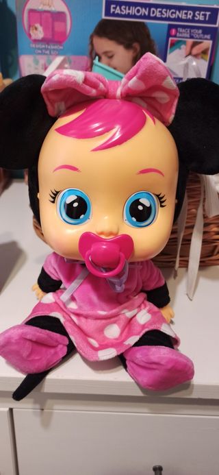 Bebé llorón Minnie