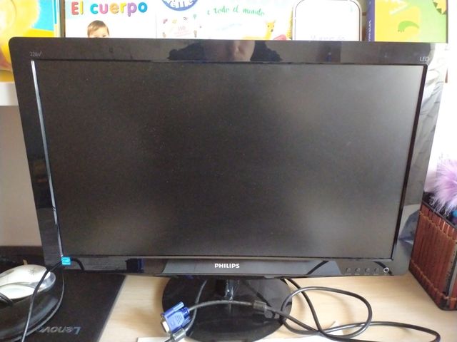 pantalla Philips 22' como nueva