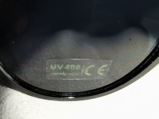 Gafas de sol de estilo clásico. NUEVO sin usar.