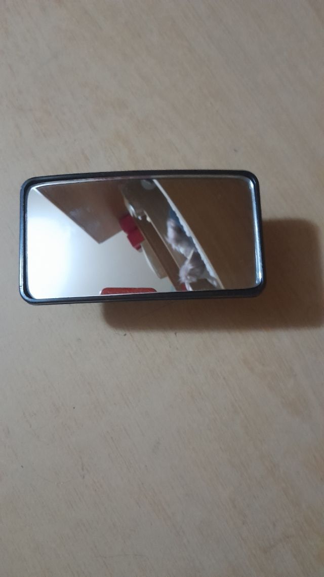 SPECCHIETTO CON VENTOSA