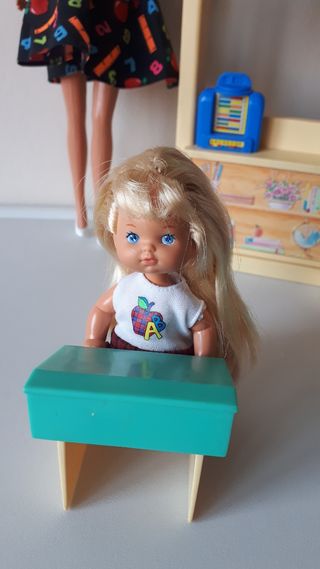 Barbie teacher