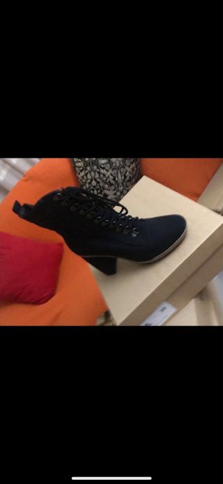 Botines en piel de altísima calidad por cierre