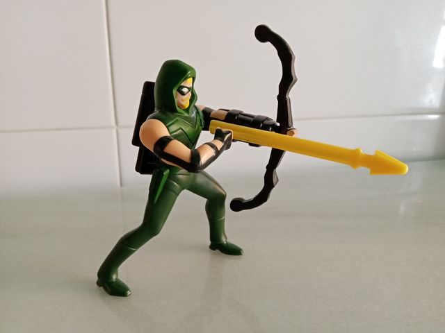 Figura de Green Arrow. Flecha Verde