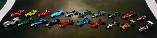 1 coche en miniatura para HEAT, sin pintar. 