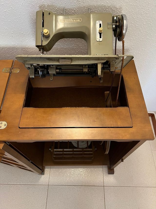 Máquina de coser Wertheim del año 1954