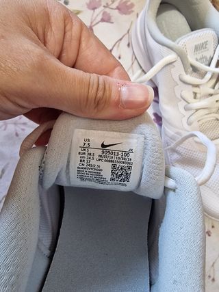 Nike blancas