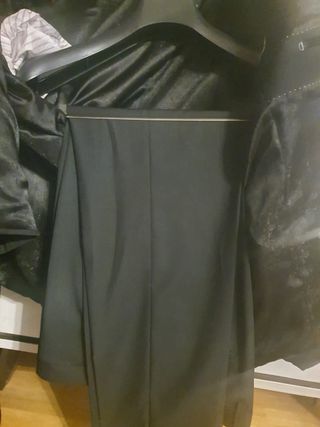 Traje nuevo a estrenar, muy bueno