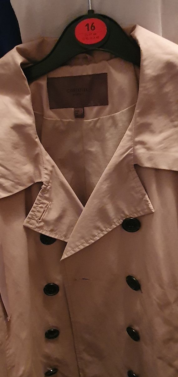 Gabardina corta !!! Ideal Primavera ! Perfecta !