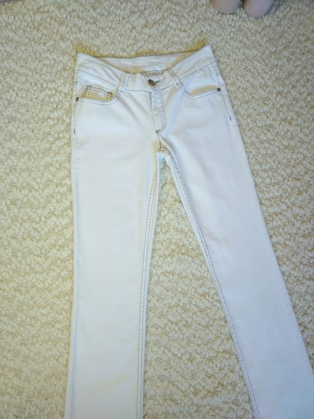 pantalón vaquero blanco