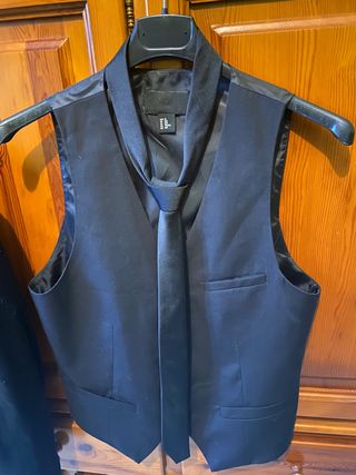 Americana, Chaleco y Corbata S 46