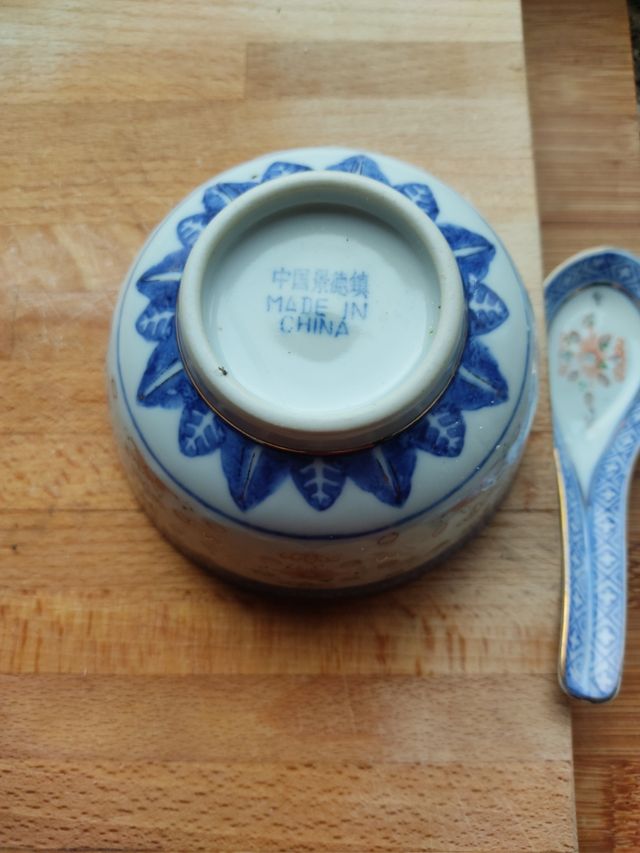 ciotola e cucchiaio cinese