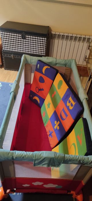 Cuna viaje en muy buen estado con colchon