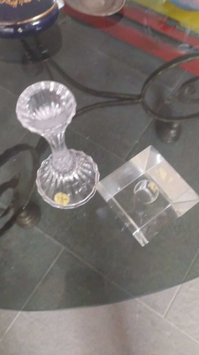 vasi antichi in cristallo