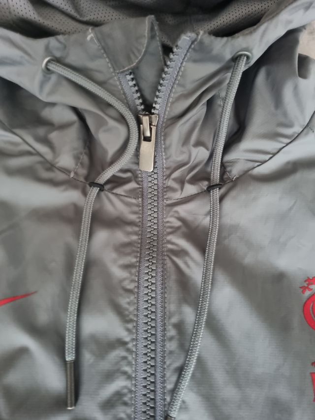 chaqueta NIKE. talla L