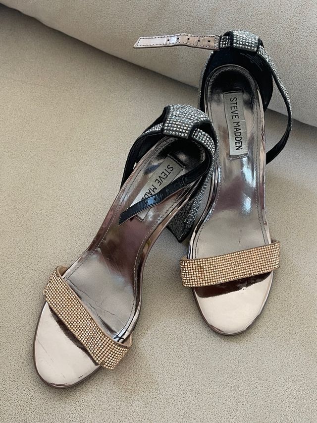 Sandalias Doradas y plateadas