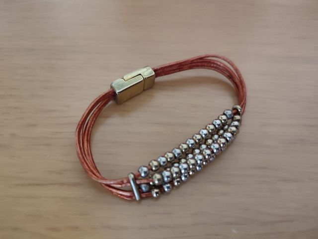 Pulsera de material zamak