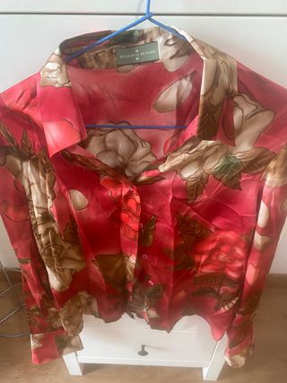 Conjunto compuesto por vestido y camisa de roberto