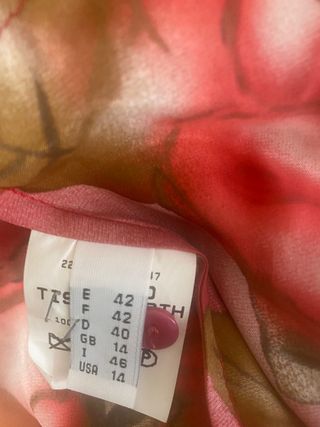 Conjunto compuesto por vestido y camisa de roberto