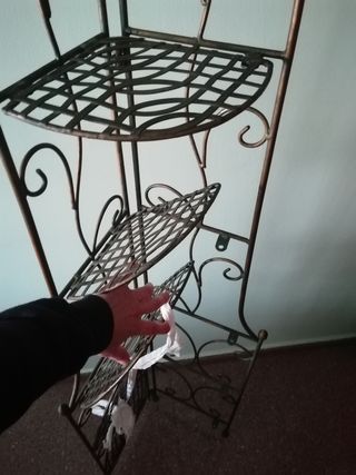 rinconera de forja. ( Rustica modena y cómoda.