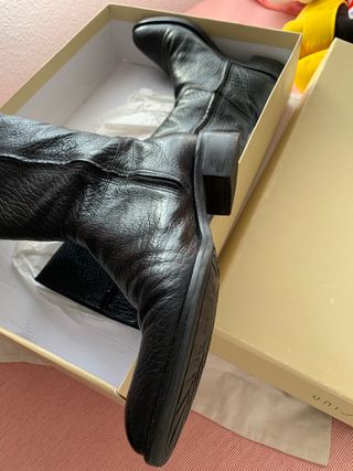 Botas altas planas Unisa