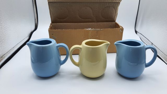 Lattiere,12 pz.Nuove.250 ml.Ceramica crema azzurro