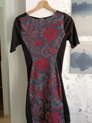 vestido corto ajustado