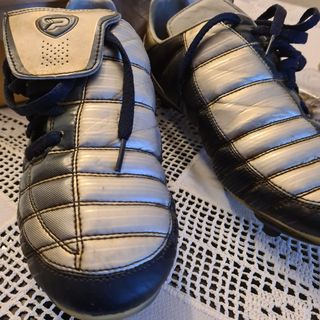 Botas de fútbol 43