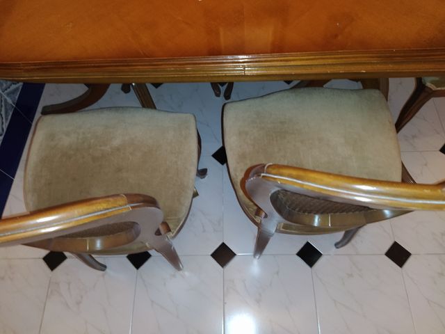 conjunto de mesa de comedor y seis sillas  estilo