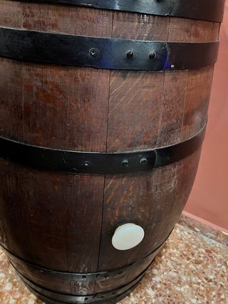 BARRIL de madera CON TAPA/MESA