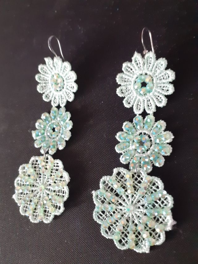 orecchini verde acqua con brillantini, pendenti