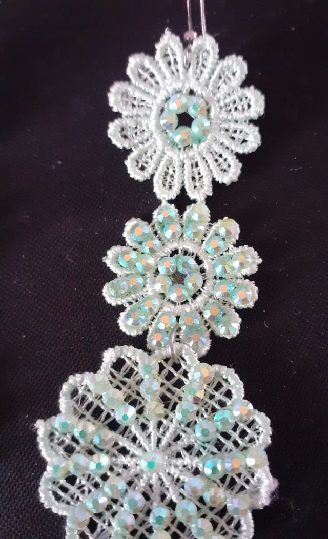 orecchini verde acqua con brillantini, pendenti