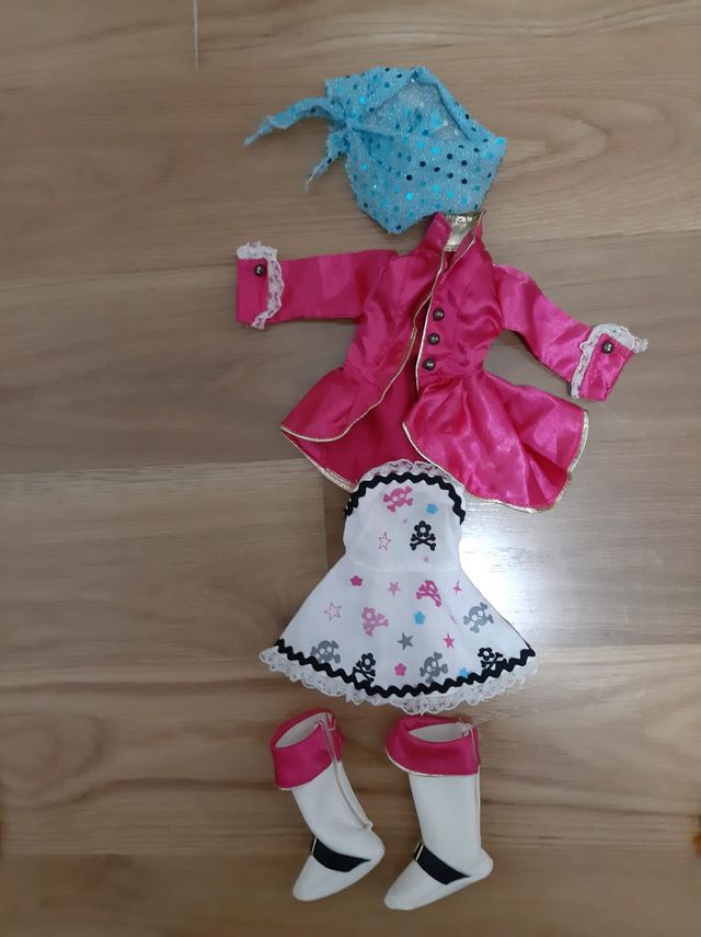 Lote ropa Nancy tres disfraces.