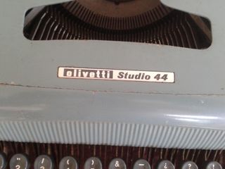 MAQUINA ESCRIBIR OLIVETTI STUDIO 44