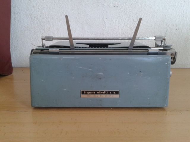 MAQUINA ESCRIBIR OLIVETTI STUDIO 44