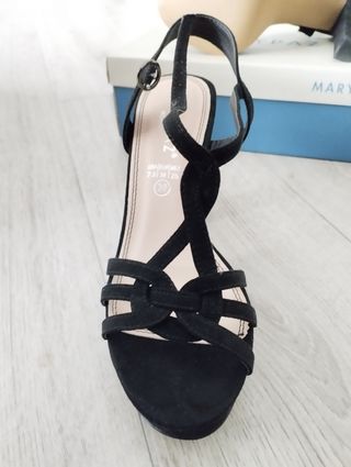 Zapatos nuevos Marypaz de Ante negro. Talla 38.