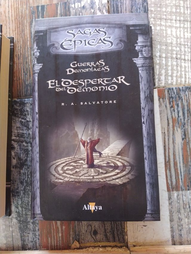 Guerras demoníacas R.A. Salvatore con libro gratis