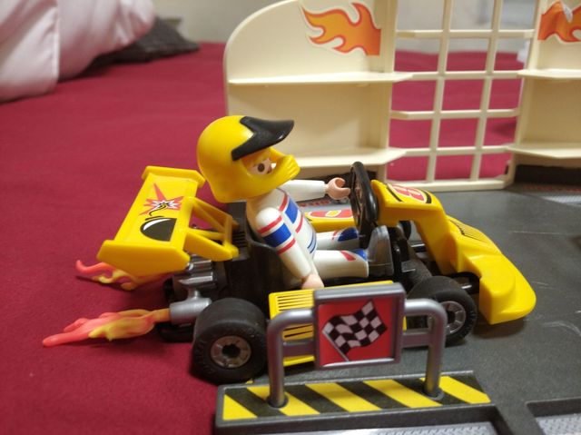 Playmobil taller de karts