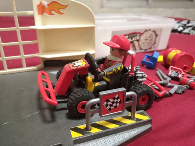 Playmobil taller de karts