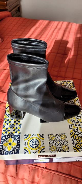 Botines de piel y charol negros 37