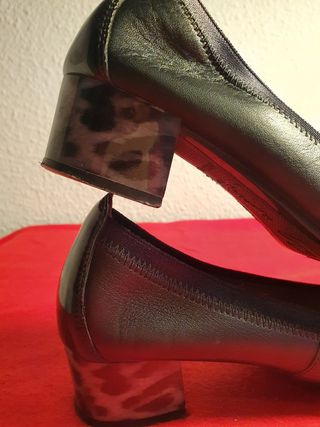 hispanitas de piel con estampado de leopardo