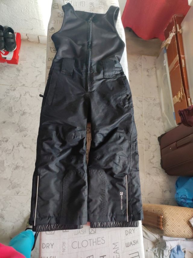 mono de esquí de niño/a