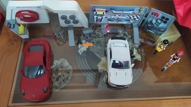 Garaje Porsche 911 carreras y otro deportivo