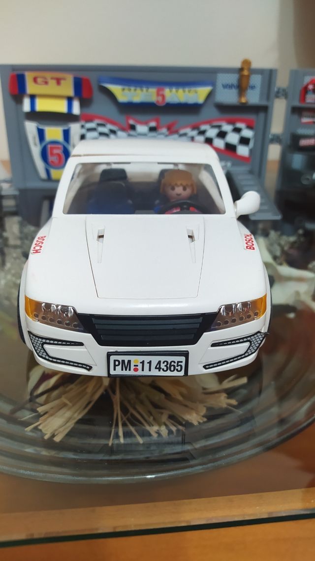 Garaje Porsche 911 carreras y otro deportivo