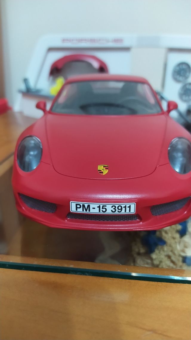 Garaje Porsche 911 carreras y otro deportivo