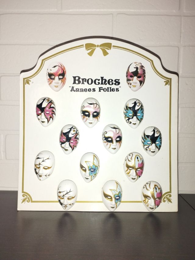 Broche aguja mascara Veneciana.