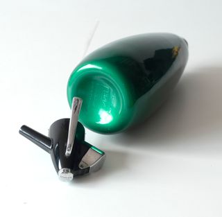 Sifón vintage de metal color verde. Marca BOC, UK